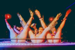 Strippers (17)